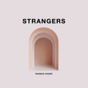 دانلود آهنگ Strangers از رسمس هگن با کیفیت اصلی و متن
