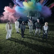 آهنگ گویینگ ساوت از گروه جاست بی با پخش آنلاین